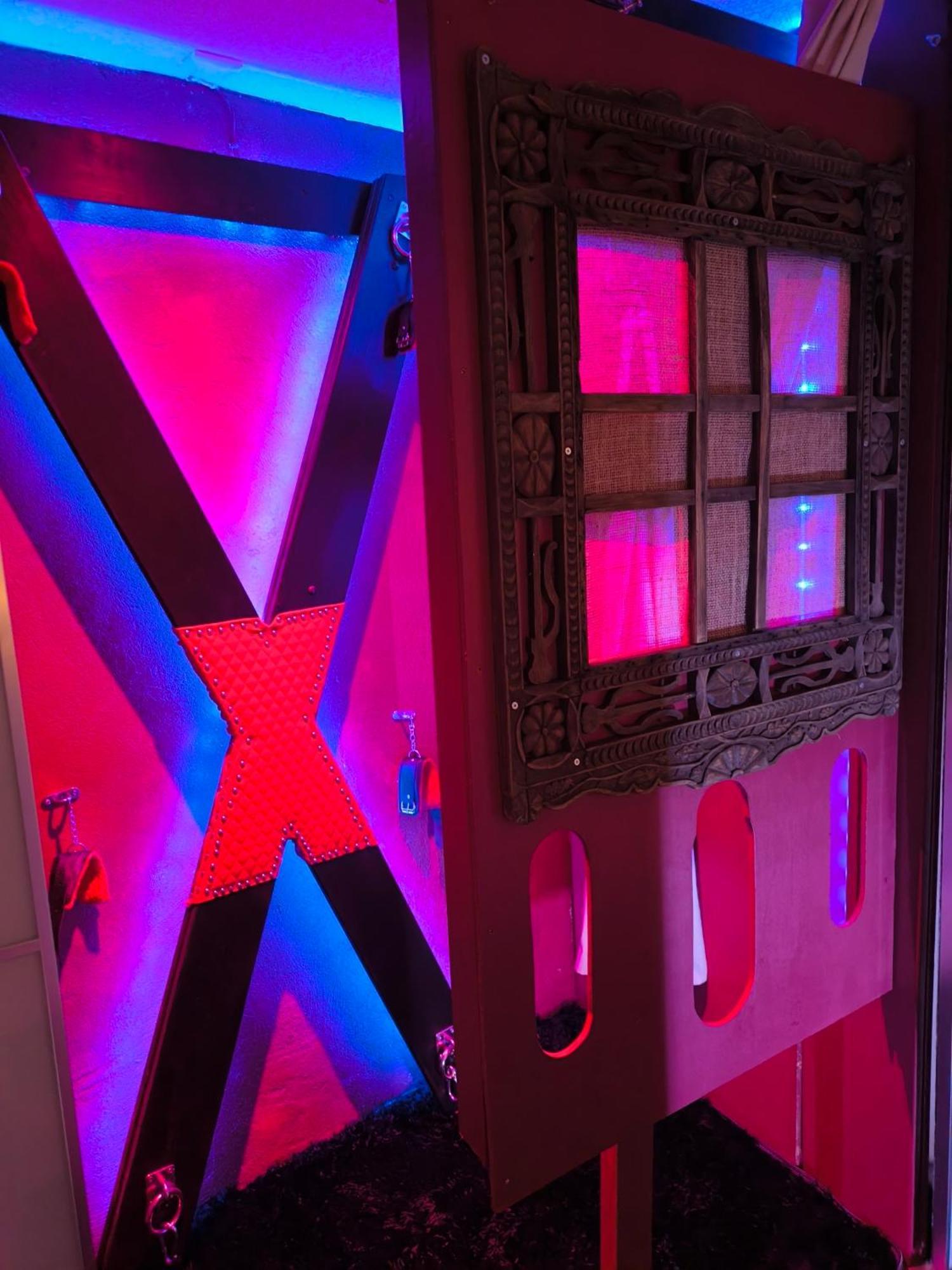 Love-Room Discret 40 M2 Bormes Les Mimosas Village Avec Terrasse Kültér fotó