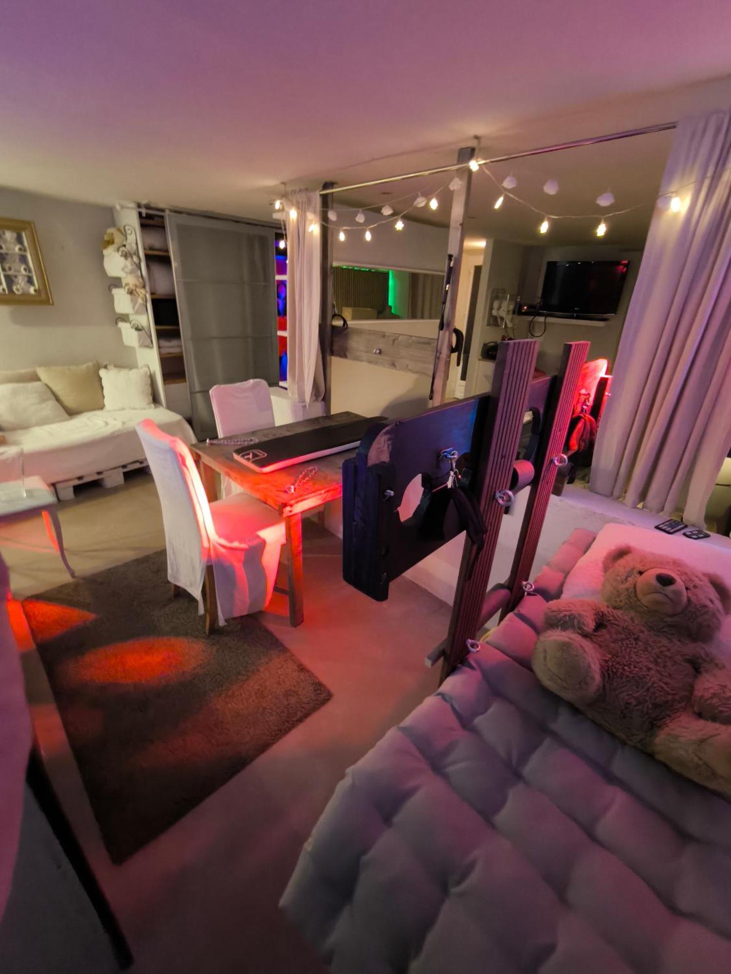 Love-Room Discret 40 M2 Bormes Les Mimosas Village Avec Terrasse Kültér fotó