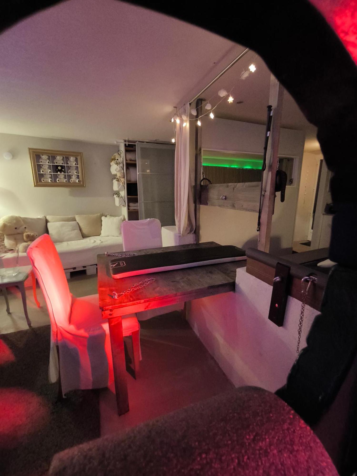 Love-Room Discret 40 M2 Bormes Les Mimosas Village Avec Terrasse Kültér fotó