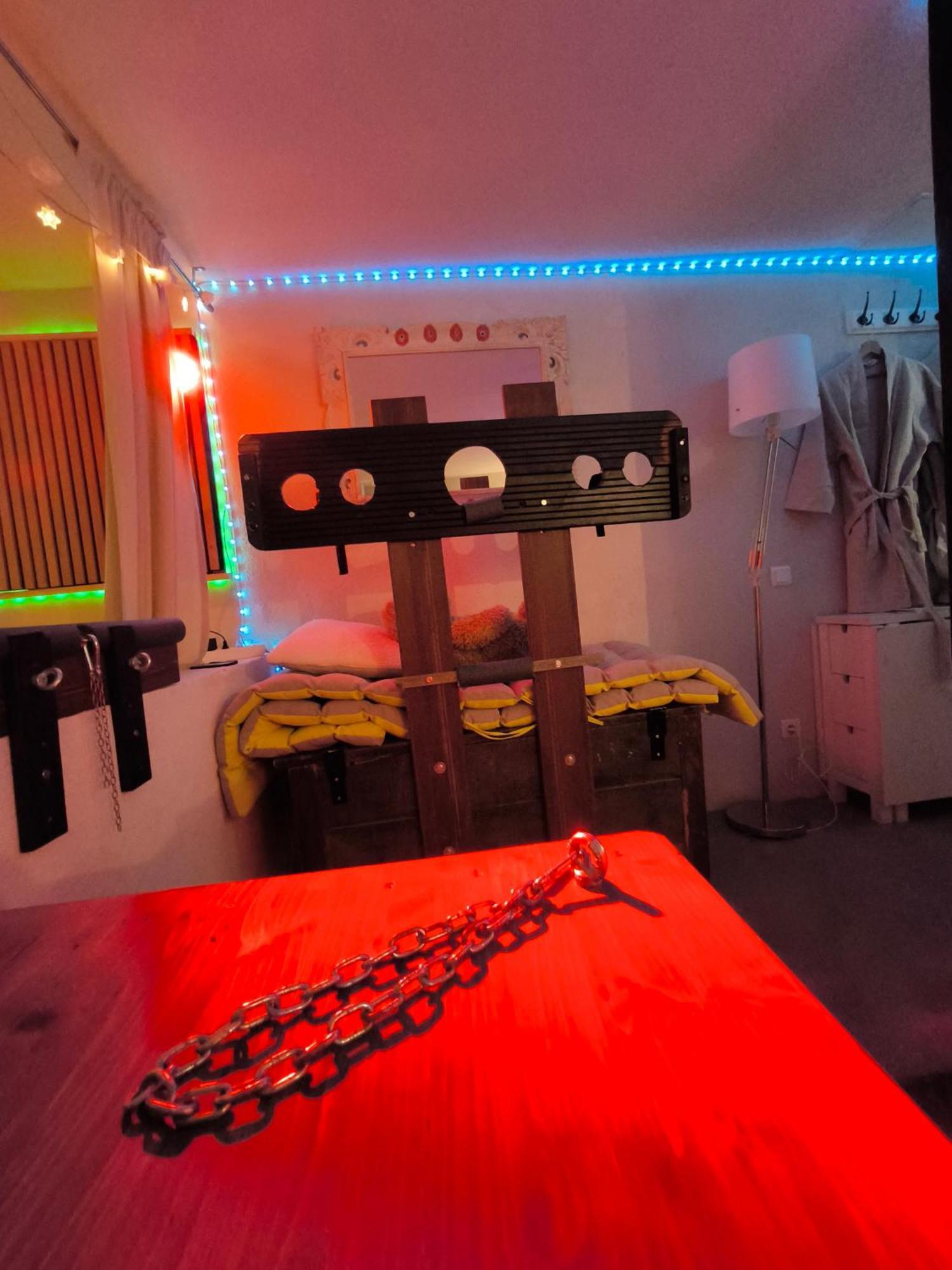 Love-Room Discret 40 M2 Bormes Les Mimosas Village Avec Terrasse Kültér fotó