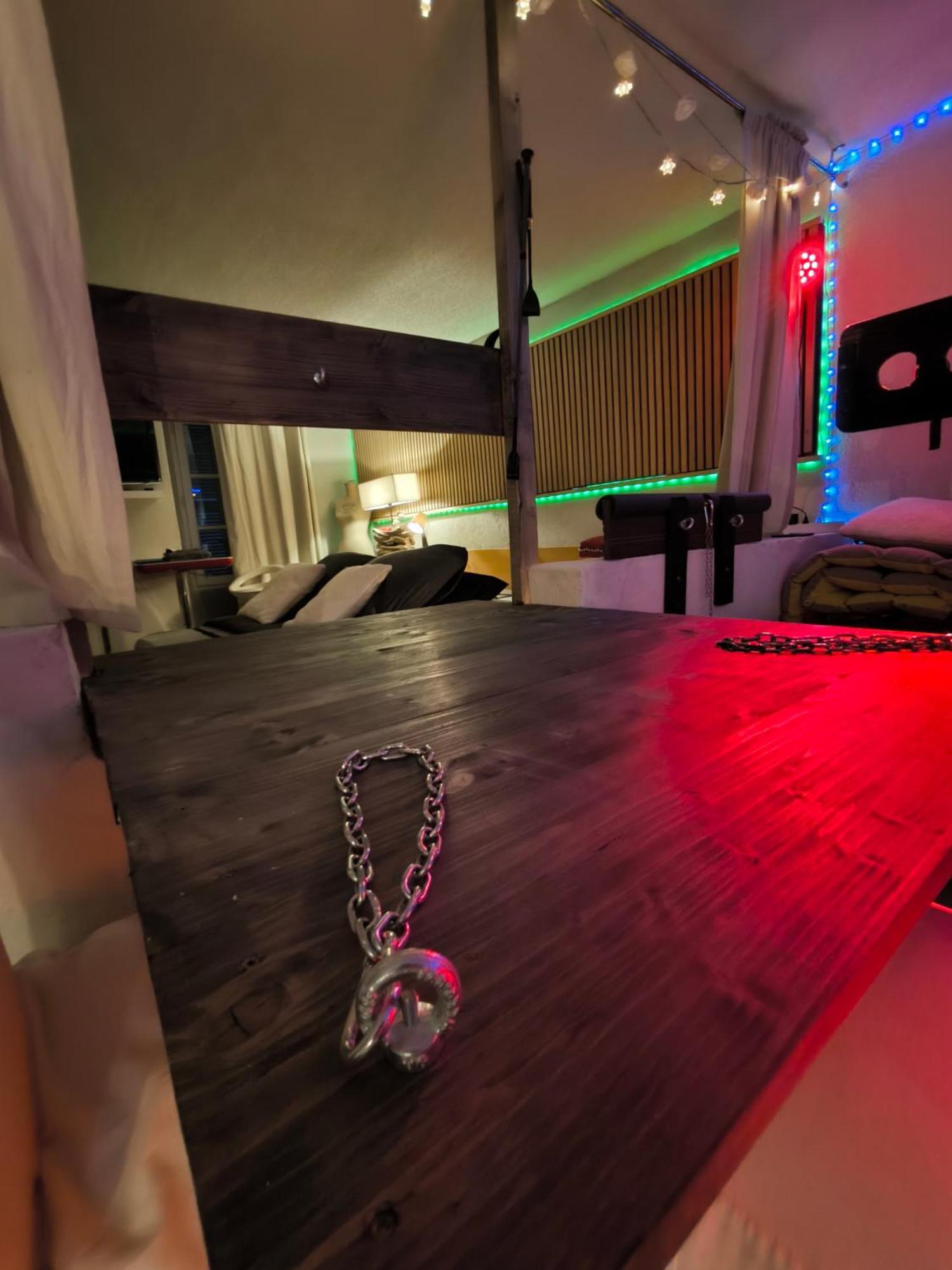 Love-Room Discret 40 M2 Bormes Les Mimosas Village Avec Terrasse Kültér fotó
