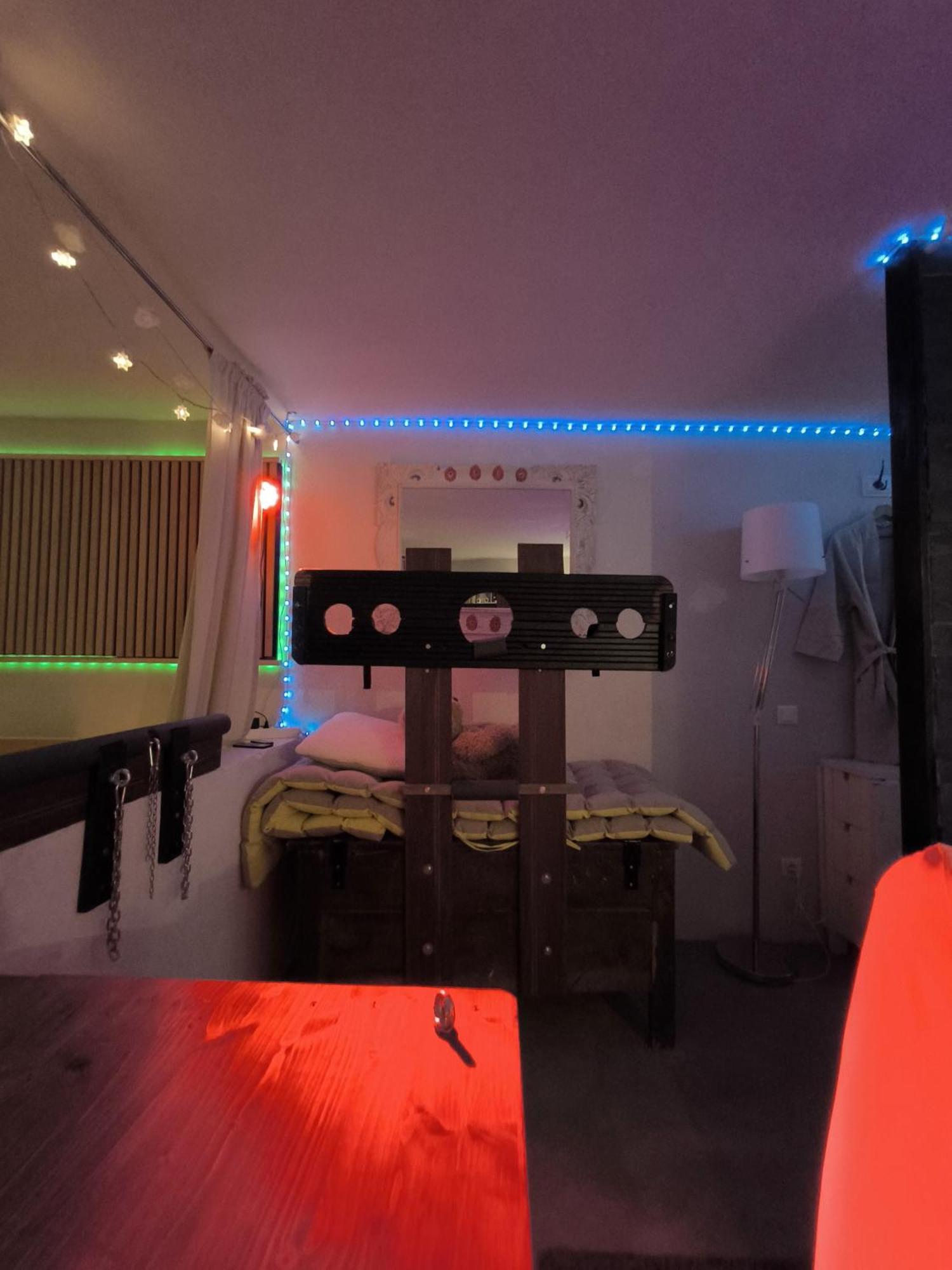 Love-Room Discret 40 M2 Bormes Les Mimosas Village Avec Terrasse Kültér fotó