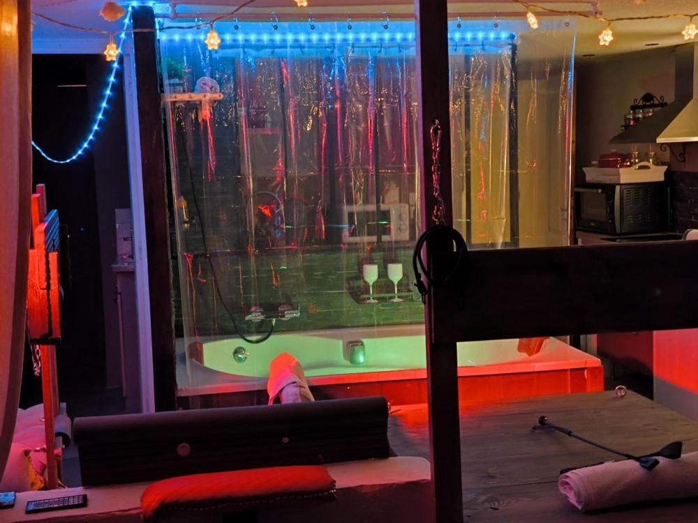 Love-Room Discret 40 M2 Bormes Les Mimosas Village Avec Terrasse Kültér fotó