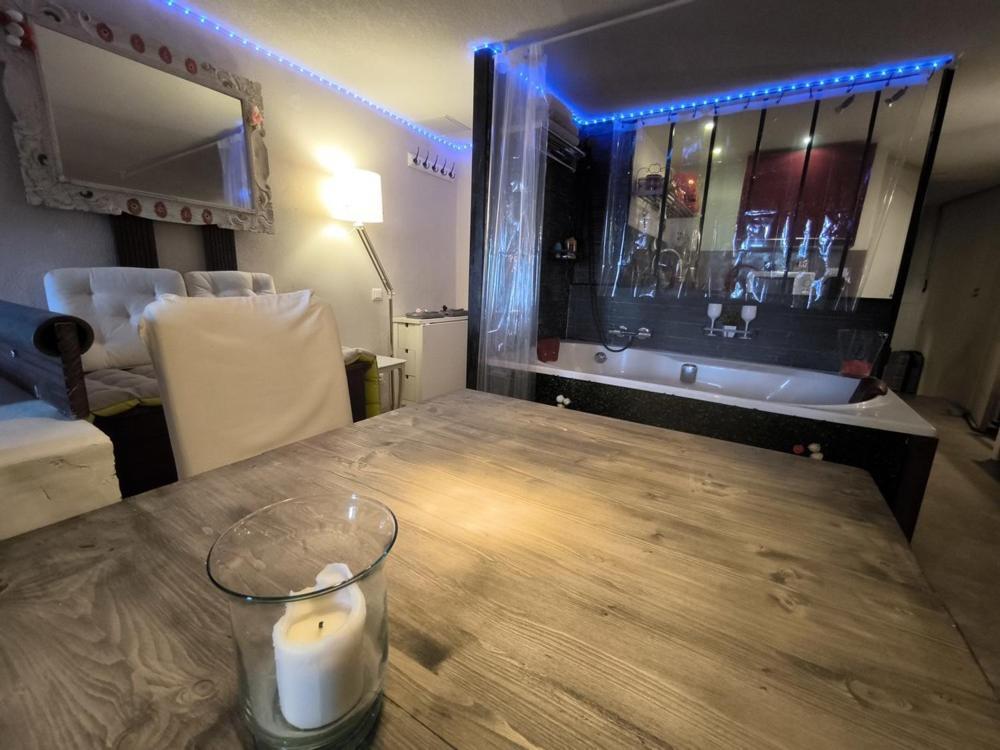 Love-Room Discret 40 M2 Bormes Les Mimosas Village Avec Terrasse Kültér fotó