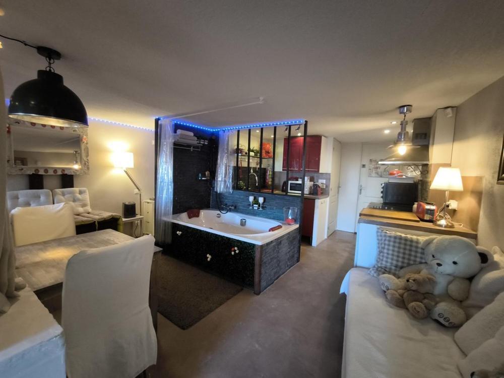 Love-Room Discret 40 M2 Bormes Les Mimosas Village Avec Terrasse Kültér fotó