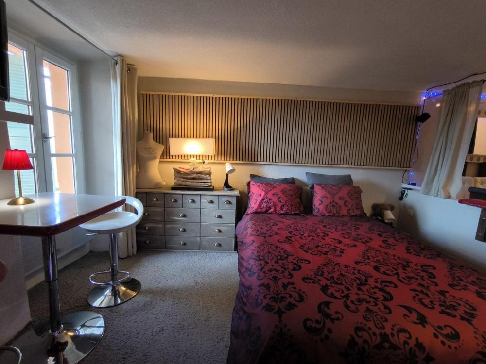 Love-Room Discret 40 M2 Bormes Les Mimosas Village Avec Terrasse Kültér fotó