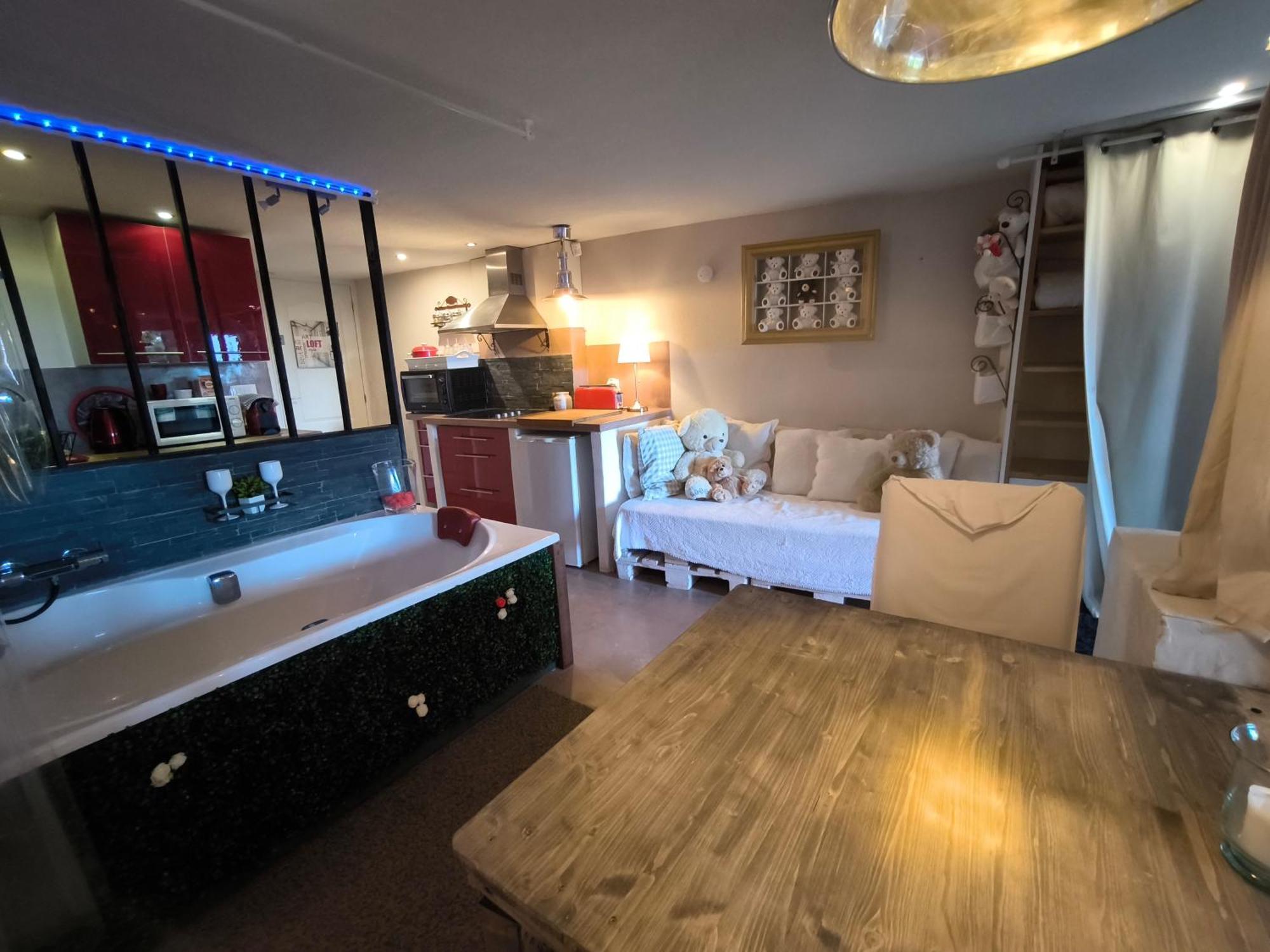 Love-Room Discret 40 M2 Bormes Les Mimosas Village Avec Terrasse Kültér fotó