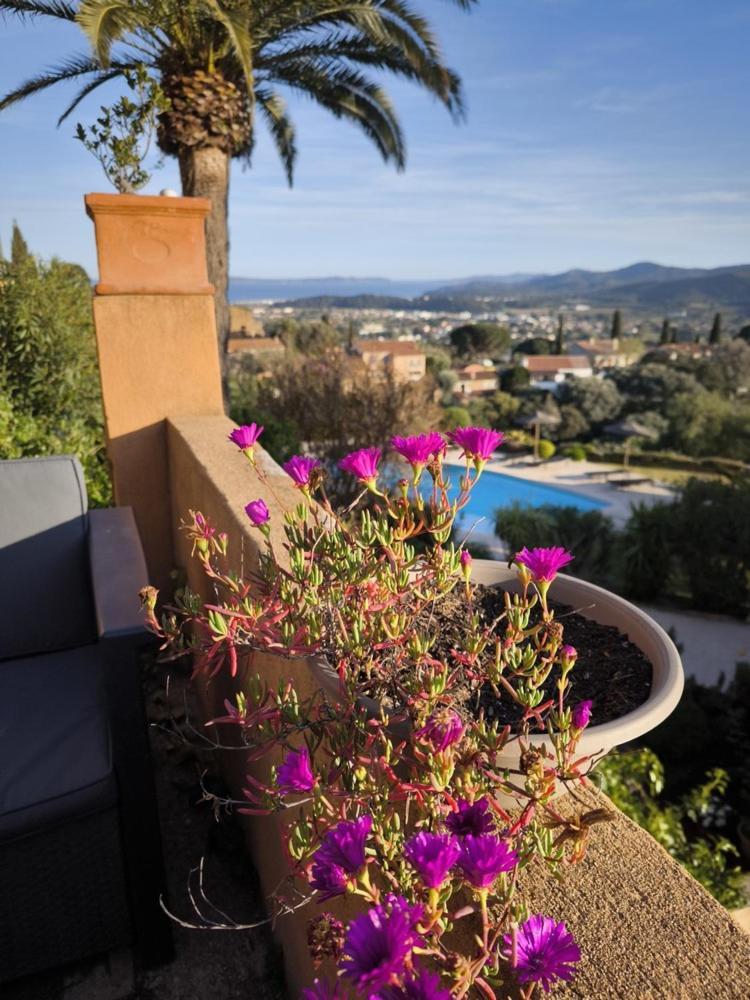 Love-Room Discret 40 M2 Bormes Les Mimosas Village Avec Terrasse Kültér fotó