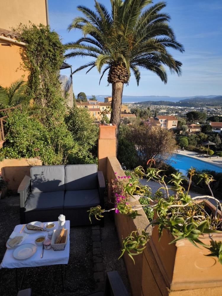 Love-Room Discret 40 M2 Bormes Les Mimosas Village Avec Terrasse Kültér fotó